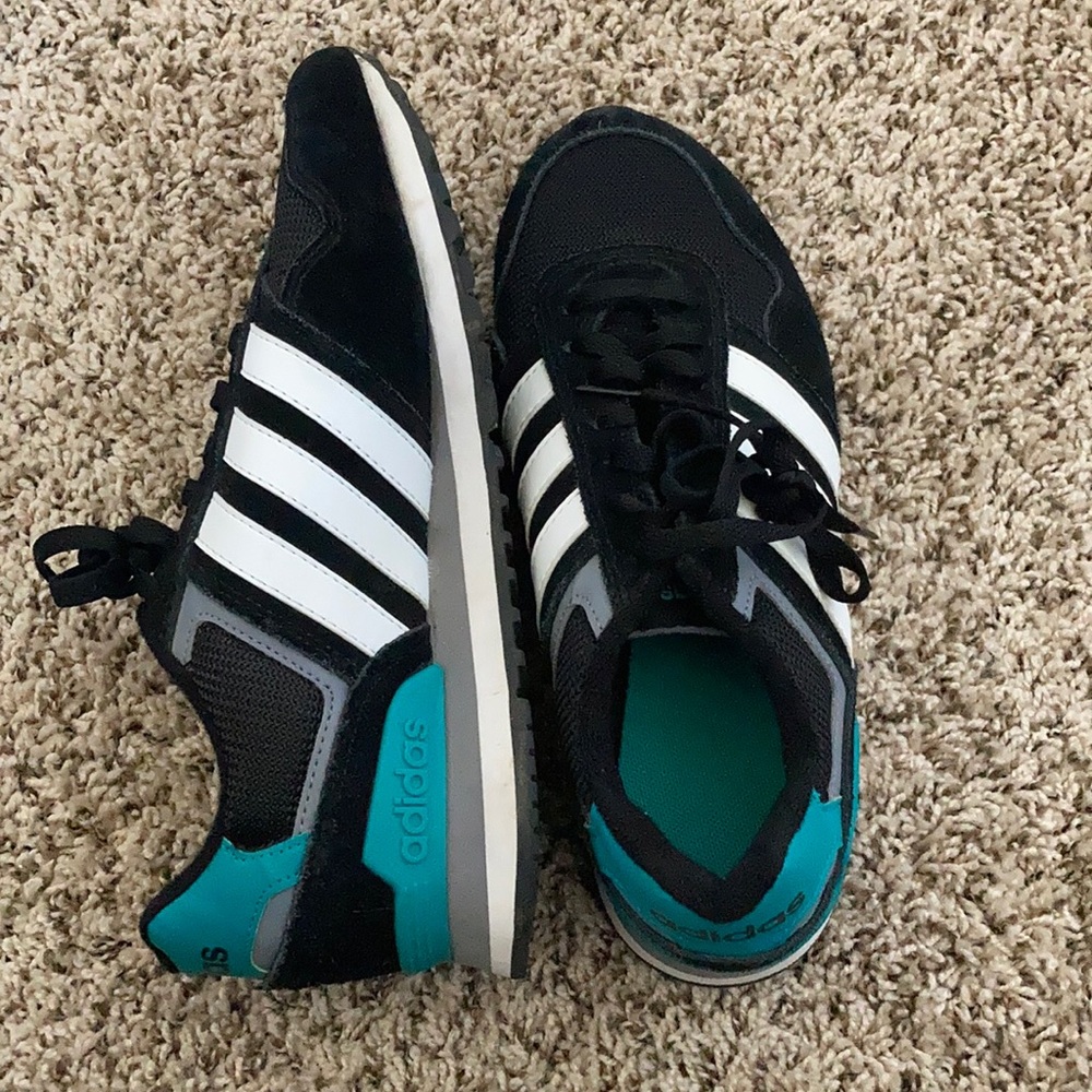 Adidas Neo Cloudfoam size 7 1/2 Men’s Like New